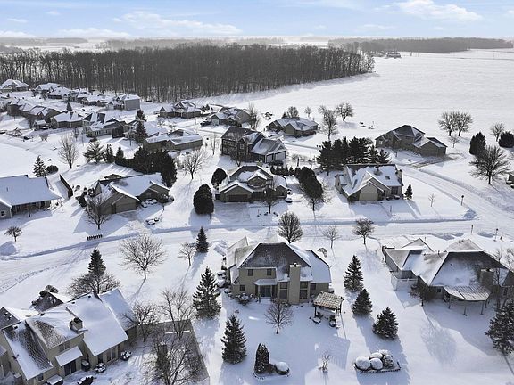 3rd image of 408 Ridge Ct