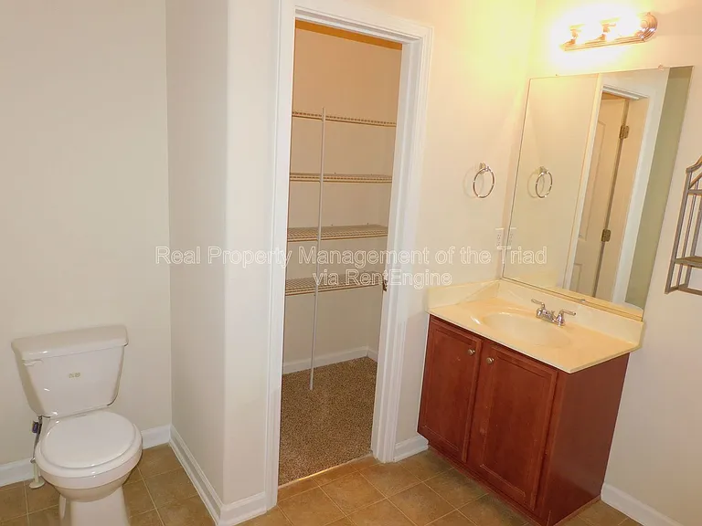 1475 Worchester St — Photo 9