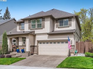 7529 NE Owens St, Hillsboro, OR 97124