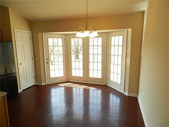 4th image of 5940 Candlewick Dr