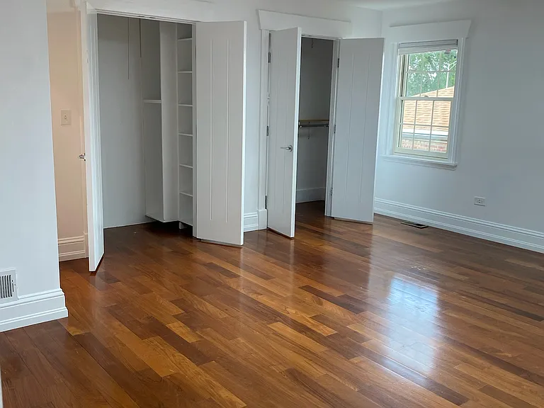 7807 Nagle Ave — Photo 8