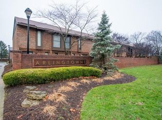 3121 Arlingtowne Ln, Upper Arlington, OH 43221