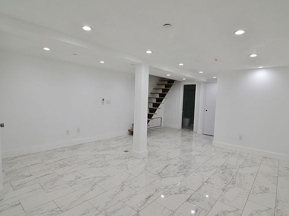 4th image of 122 Putnam Ave APT 2