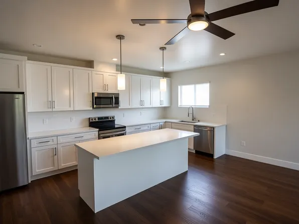 6056 Adenmoor Ave, Lakewood, CA