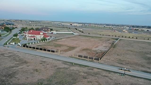 1st image of 18 Estates Dr