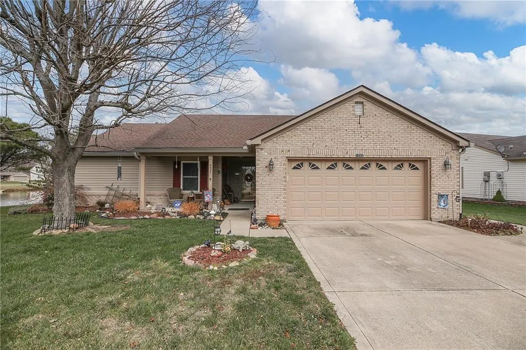 237 Pineview Dr photo 1