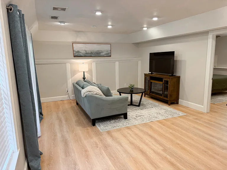 Lenox Park Dr — Photo 12