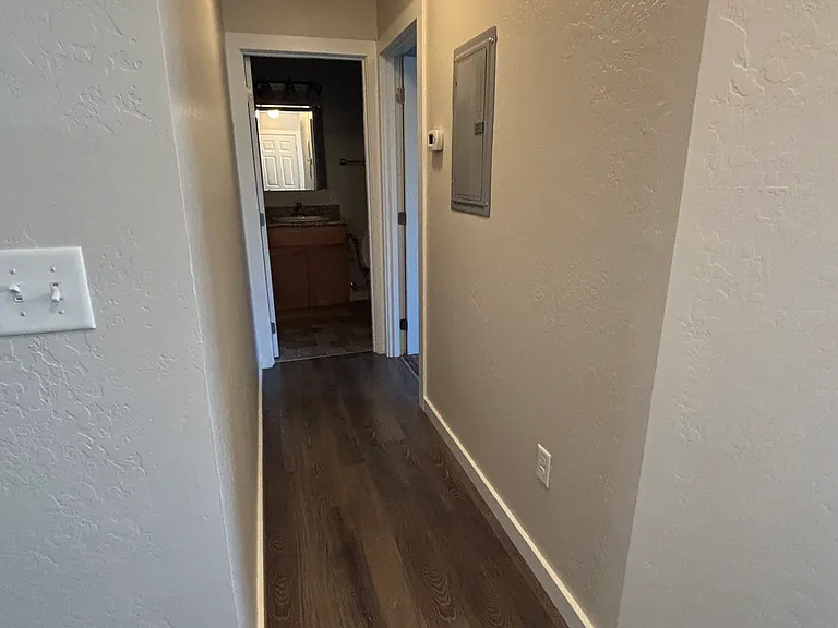 1427 Playford Ln — Photo 13