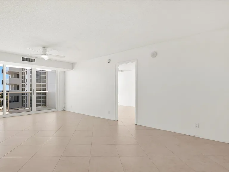 2715 N Ocean Blvd #7D — Photo 3