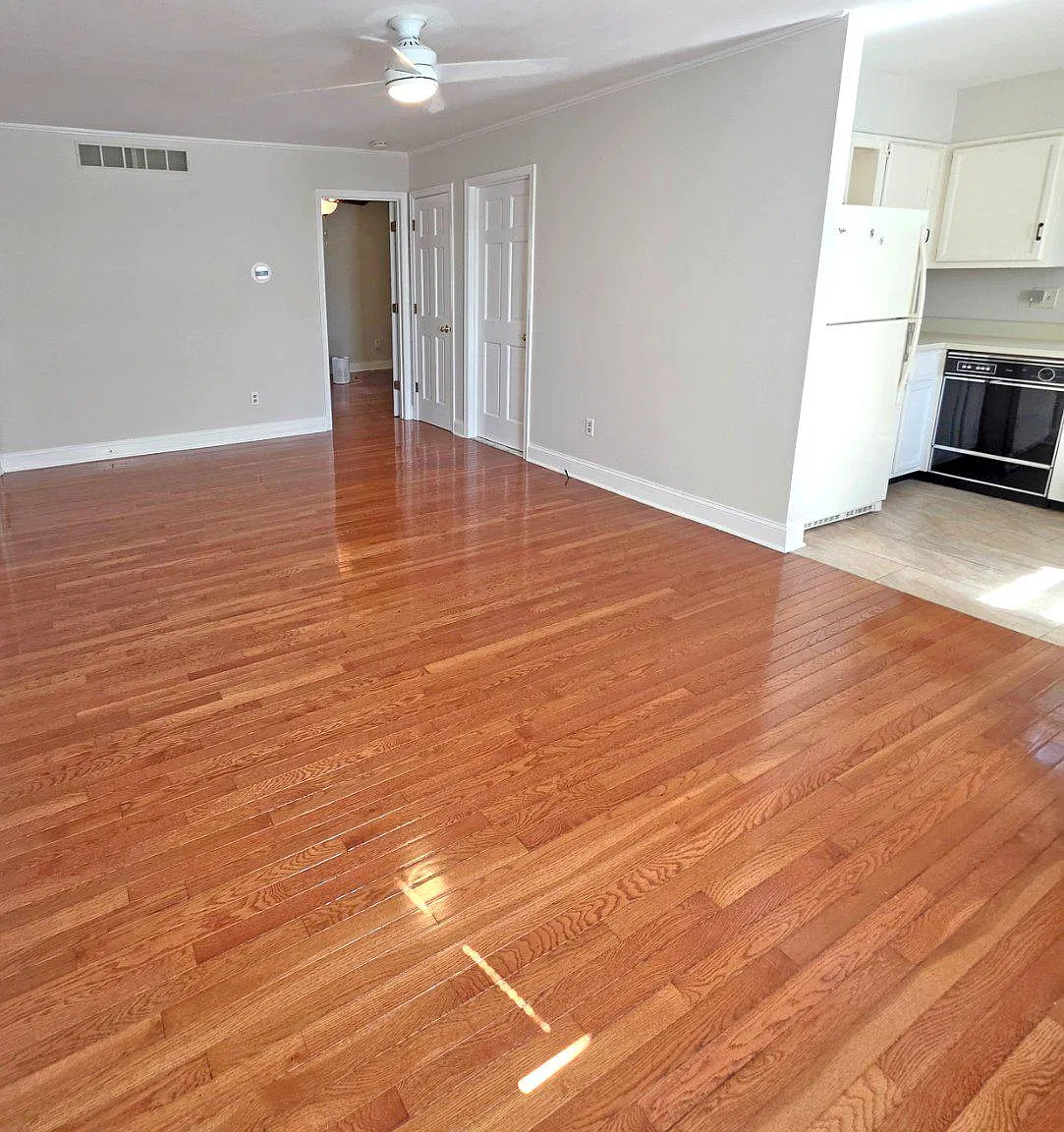 1 bed, 1.0 bath, 1000 sqft, $2,100 — Photo 4