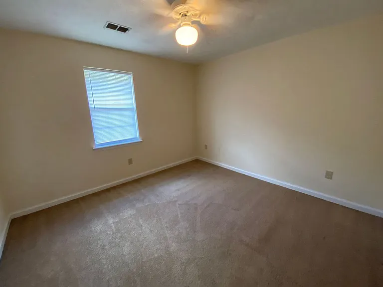 105 Hunters Run Rd — Photo 7