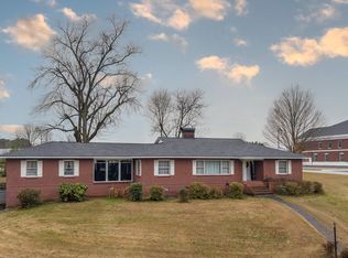 202 Iris Dr, Centre, AL 35960