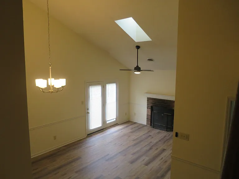 441 Eagle Brook Dr — Photo 15
