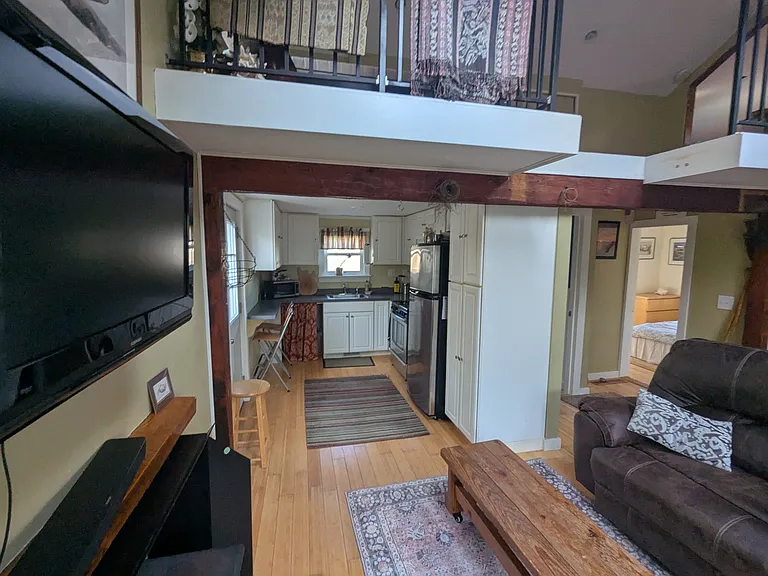 16 Gilbert Rd — Photo 2
