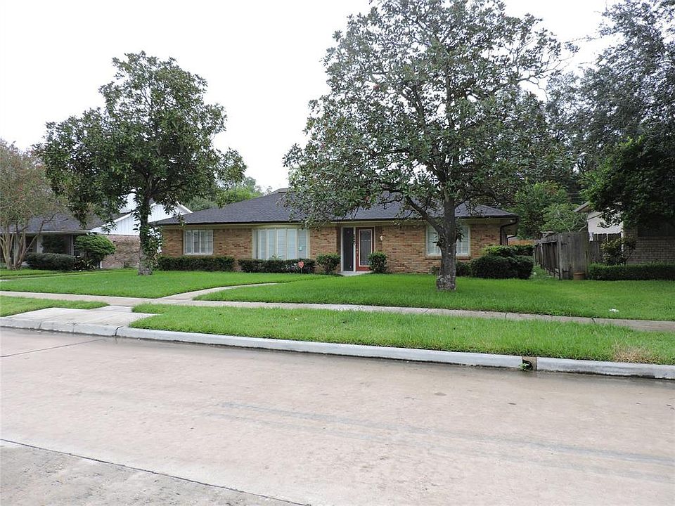 1st image of 4963 Dumfries Dr