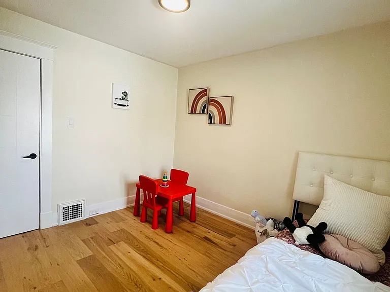 346 Wharncliffe Rd S — Photo 16