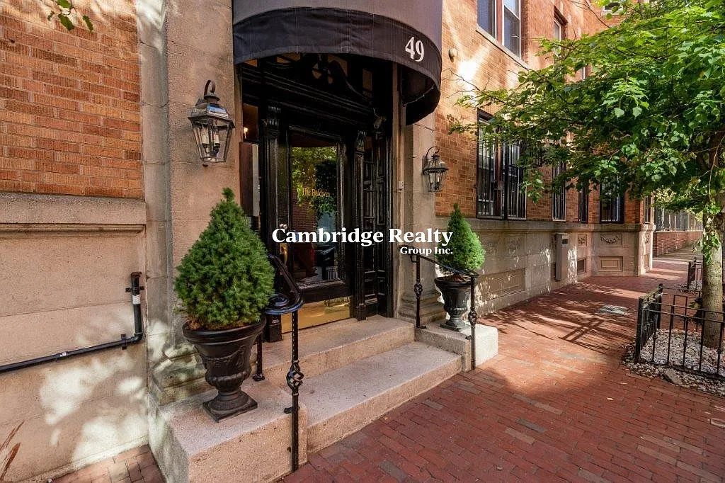 1 bed, 1.0 bath, 334 sqft, $2,650 — Photo 2