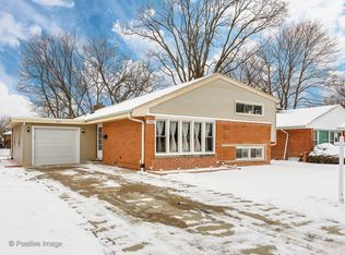 9402 Octavia Ave, Morton Grove, IL 60053