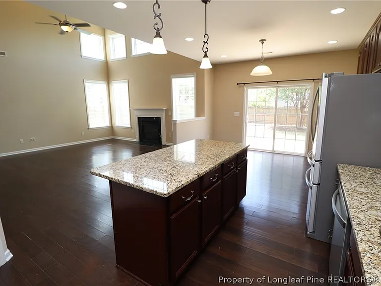 1015 Katie Ln — Photo 15