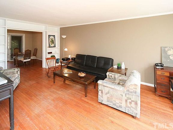2nd image of 1515 E Franklin St APT 31