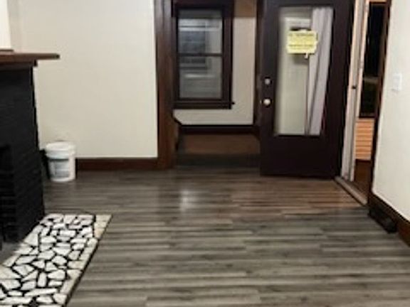 5th image of 527 Shaw St