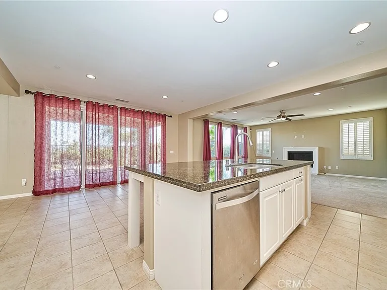 1324 N Macneil Dr — Photo 4