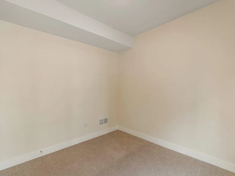 5586 W 11th Pl — Photo 16