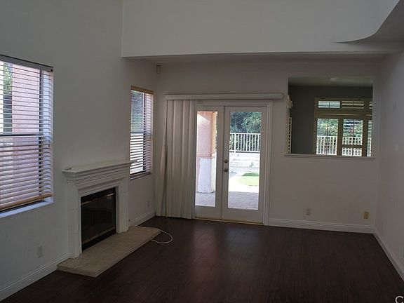 5th image of 15736 Pepper St