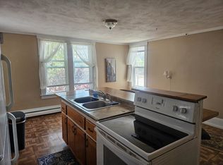 4 Chestnut St #4B, Tilton, NH 03276