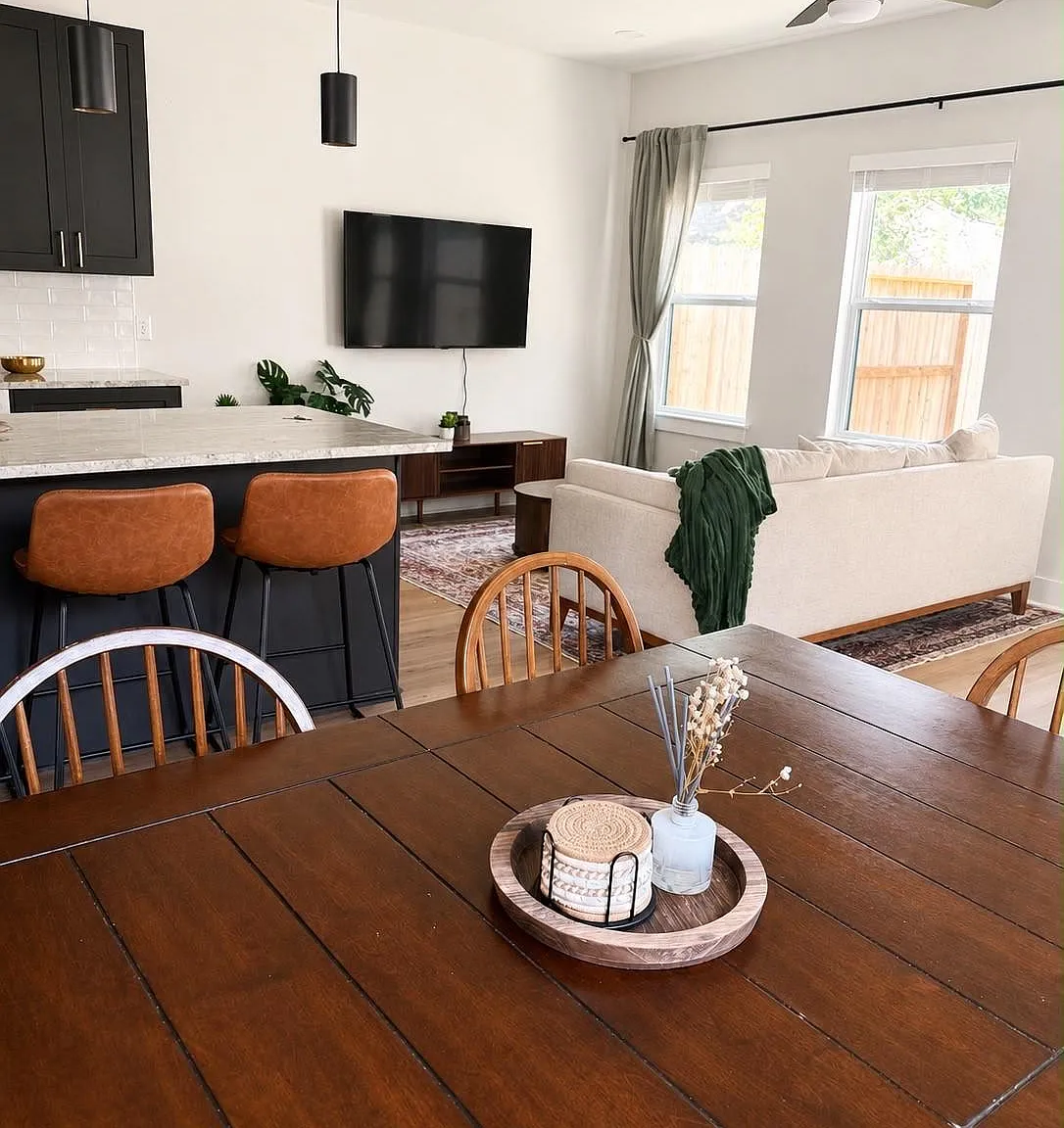 3 bed, 2.5 bath, $2,300 — Photo 4