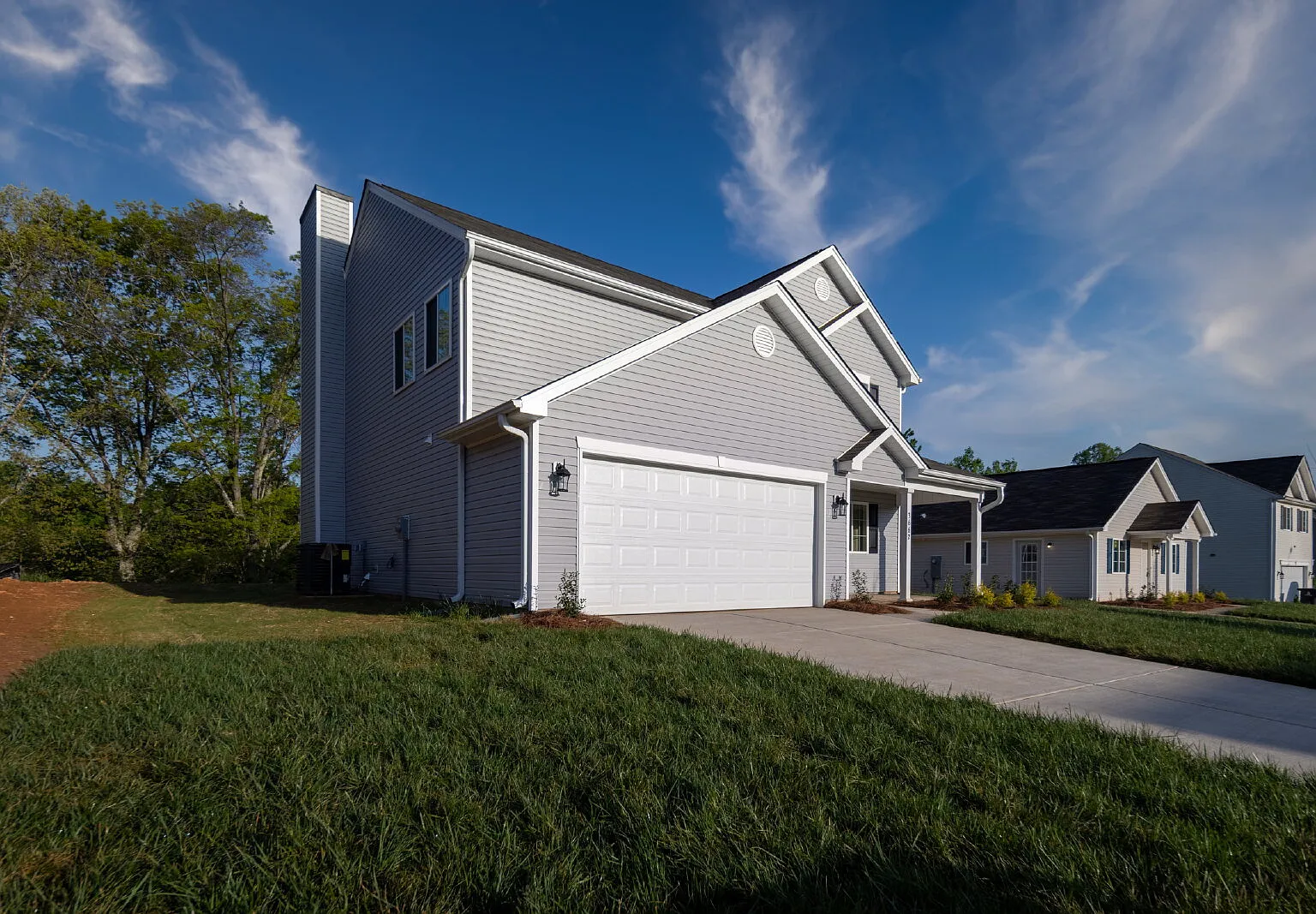 4 bed, 2.5 bath, 2227 sqft, $1,869 — Photo 4