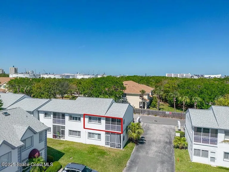 347 Ocean Park Ln — Photo 5
