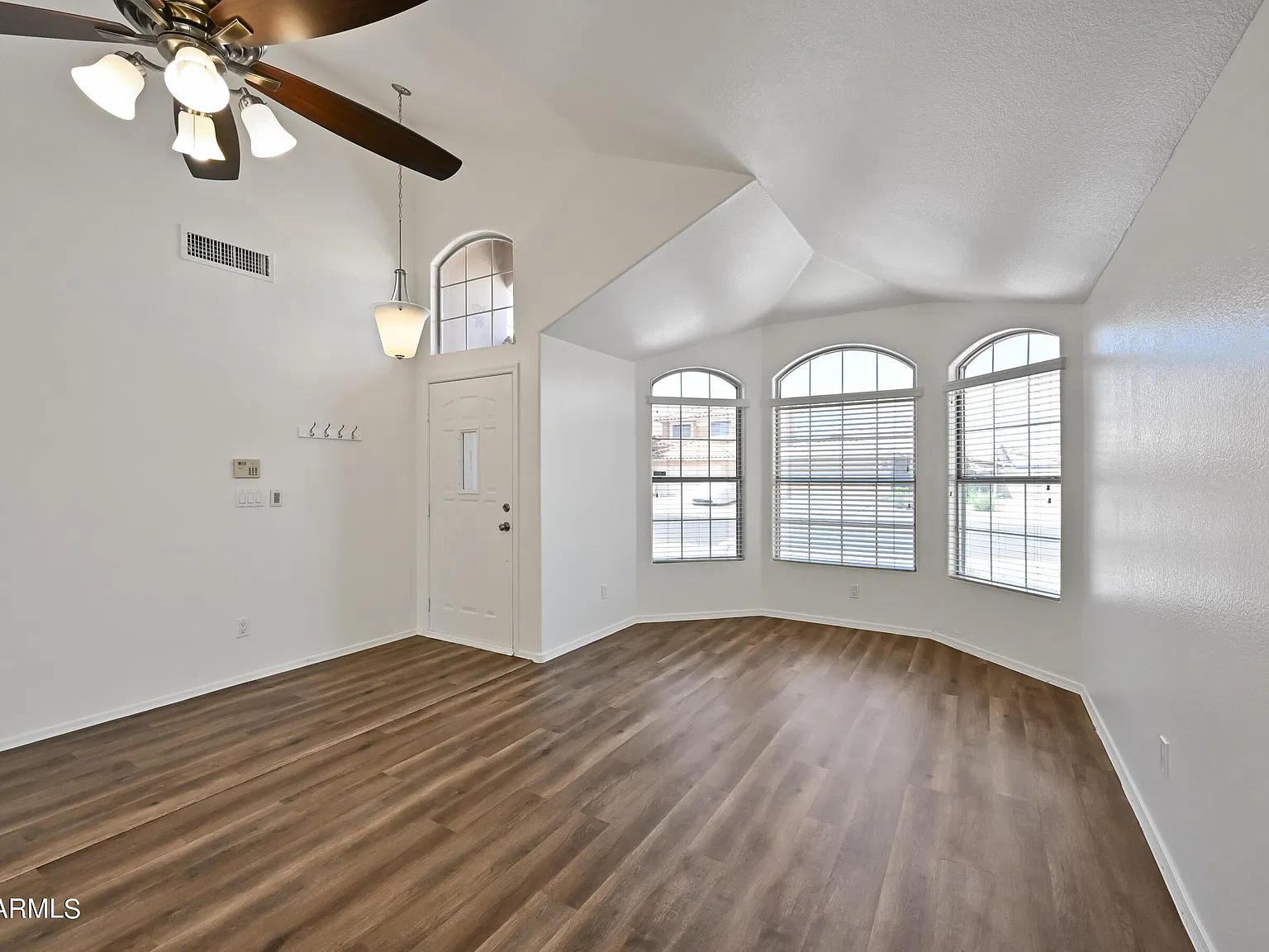 3 bed, 2.0 bath, 1673 sqft, $2,195 — Photo 4