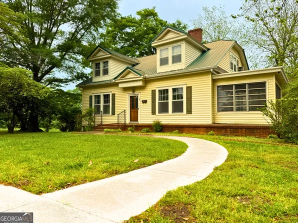 139 South St, Carrollton, GA 30117