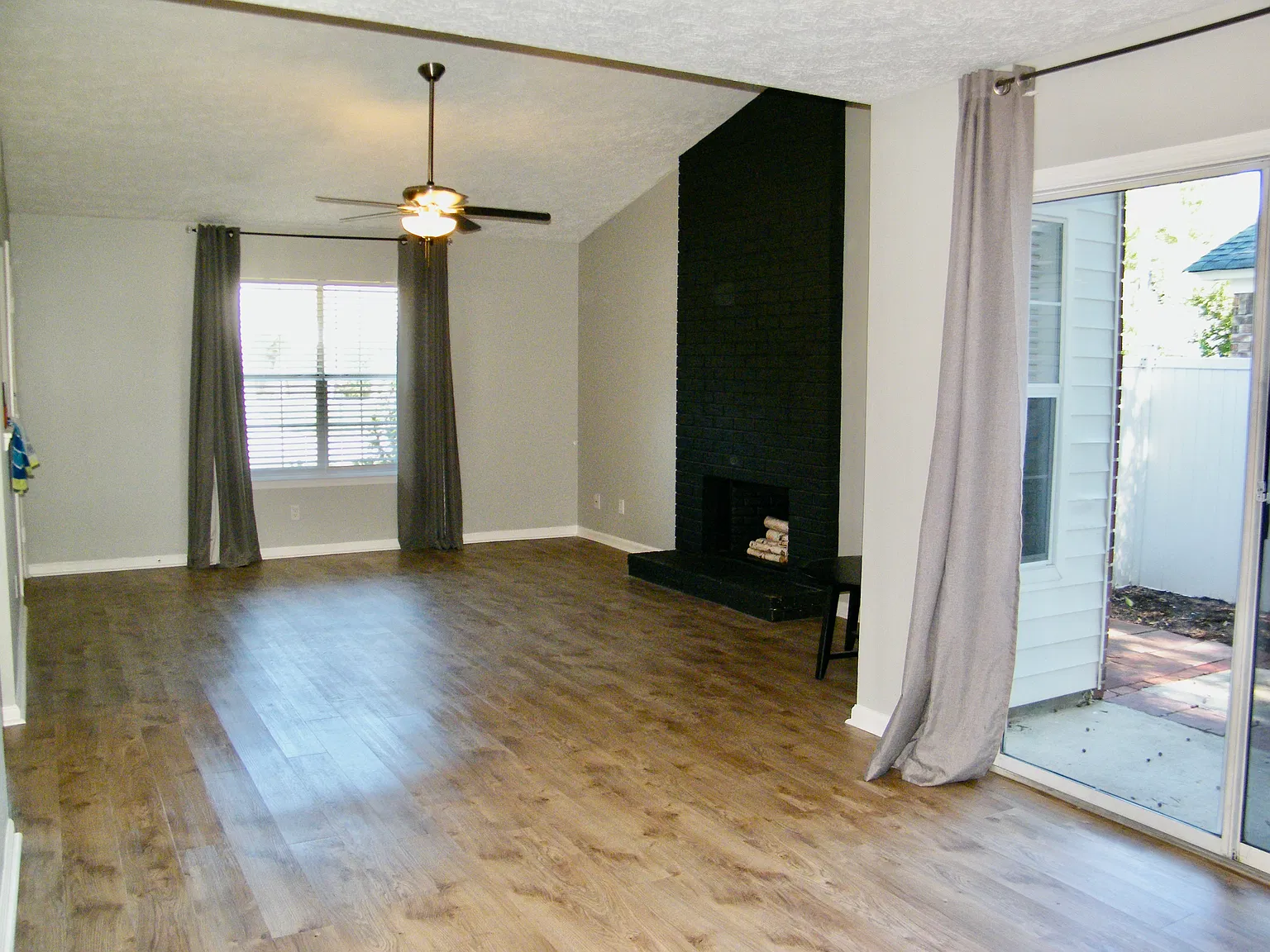 3 bed, 1214 sqft, $2,100 — Photo 4