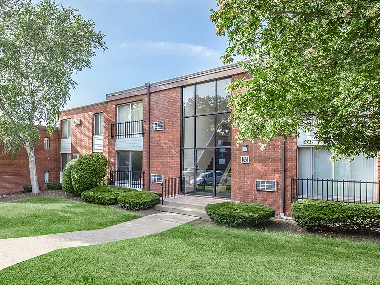 Forest Park Apartments — Photo 7
