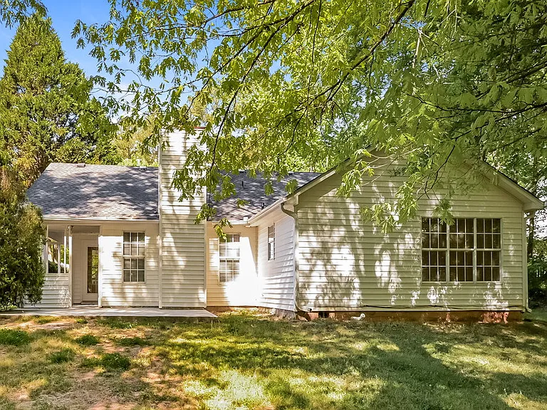 340 Christian Woods Dr SE — Photo 15
