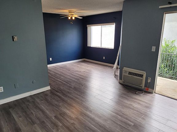 4th image of 11922 Kling St #211