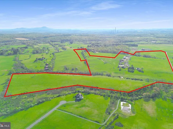 42880 Spinks Ferry Rd, Leesburg, VA 20176