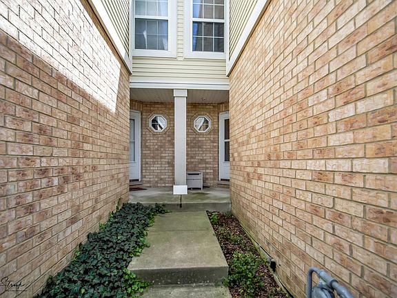 5th image of 16148 Hillcrest Cir