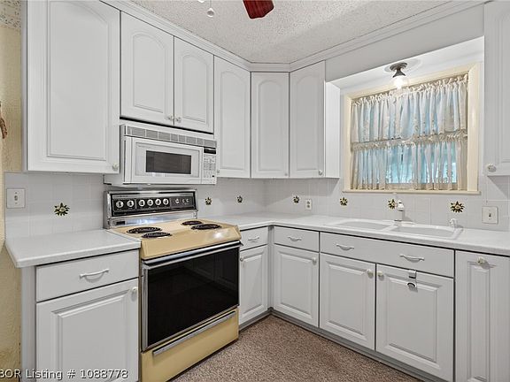 4th image of 1926 Lake Dr