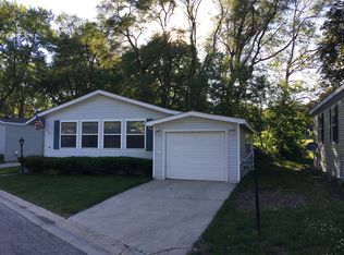 240 Parkwood Rd, Elgin, IL 60123