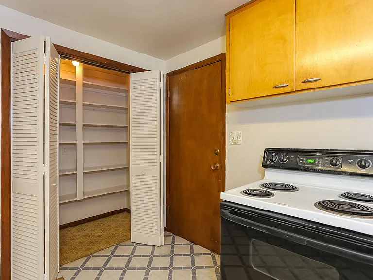 2408 Lake Dr — Photo 21