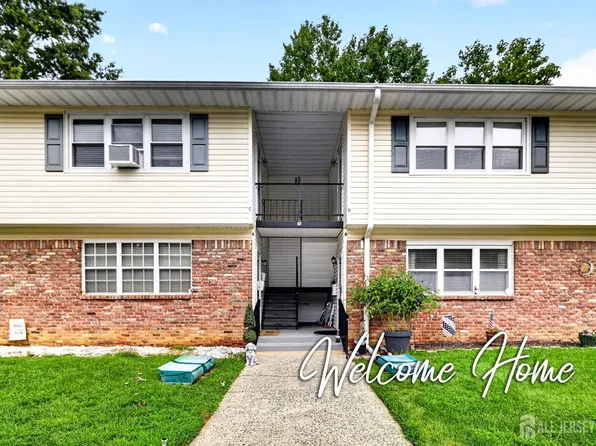 56 Galewood Dr APT D, Matawan, NJ 07747