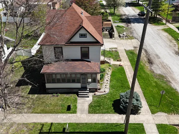 320 S Monroe St, Clinton, IL 61727