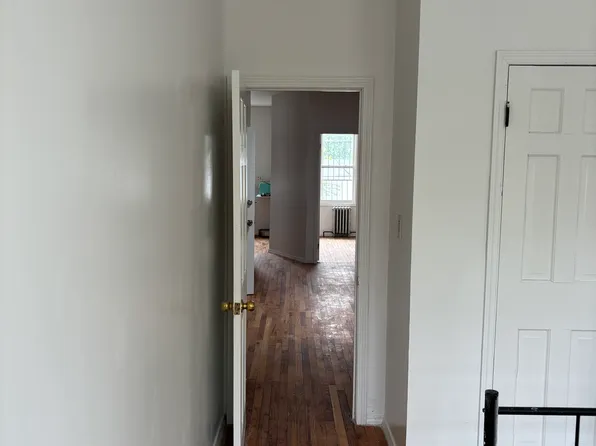 1068 Castleton Ave, Staten Island, NY 10310