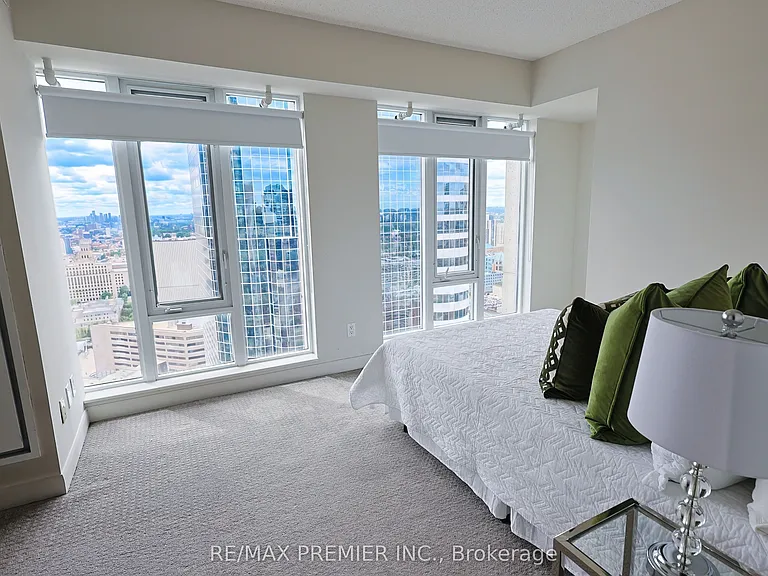 210 Victoria St #4407 — Photo 35