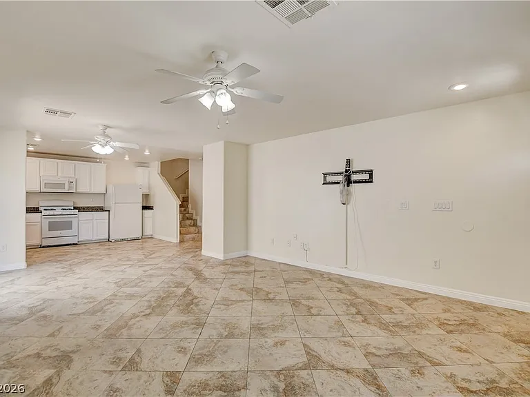 4208 Perfect Drift St — Photo 4