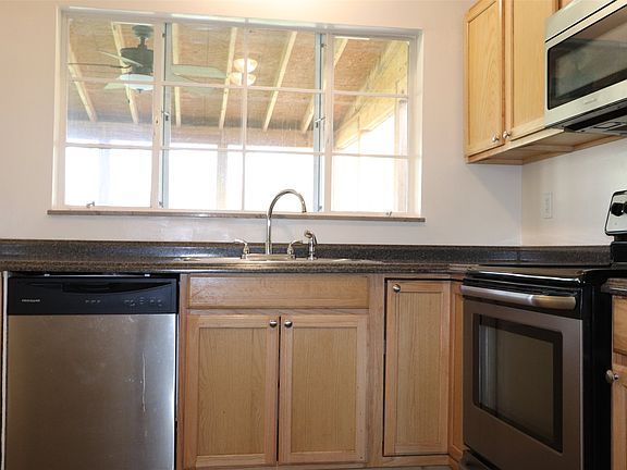 5th image of 687 Wischer Dr