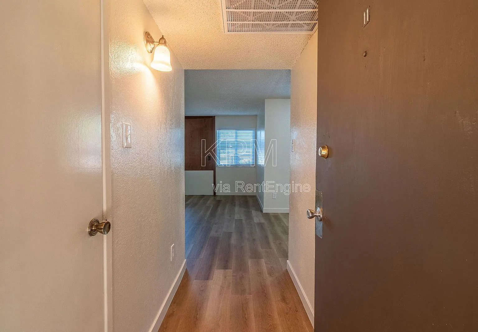 2 bed, 1.0 bath, 695 sqft, $1,545 — Photo 3